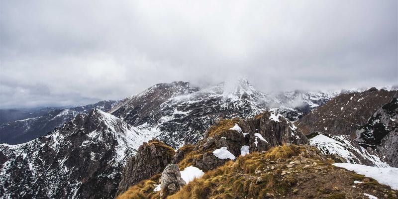 Story Poker QQ：融合日本禅意哲学与在线扑克的宁静博弈场